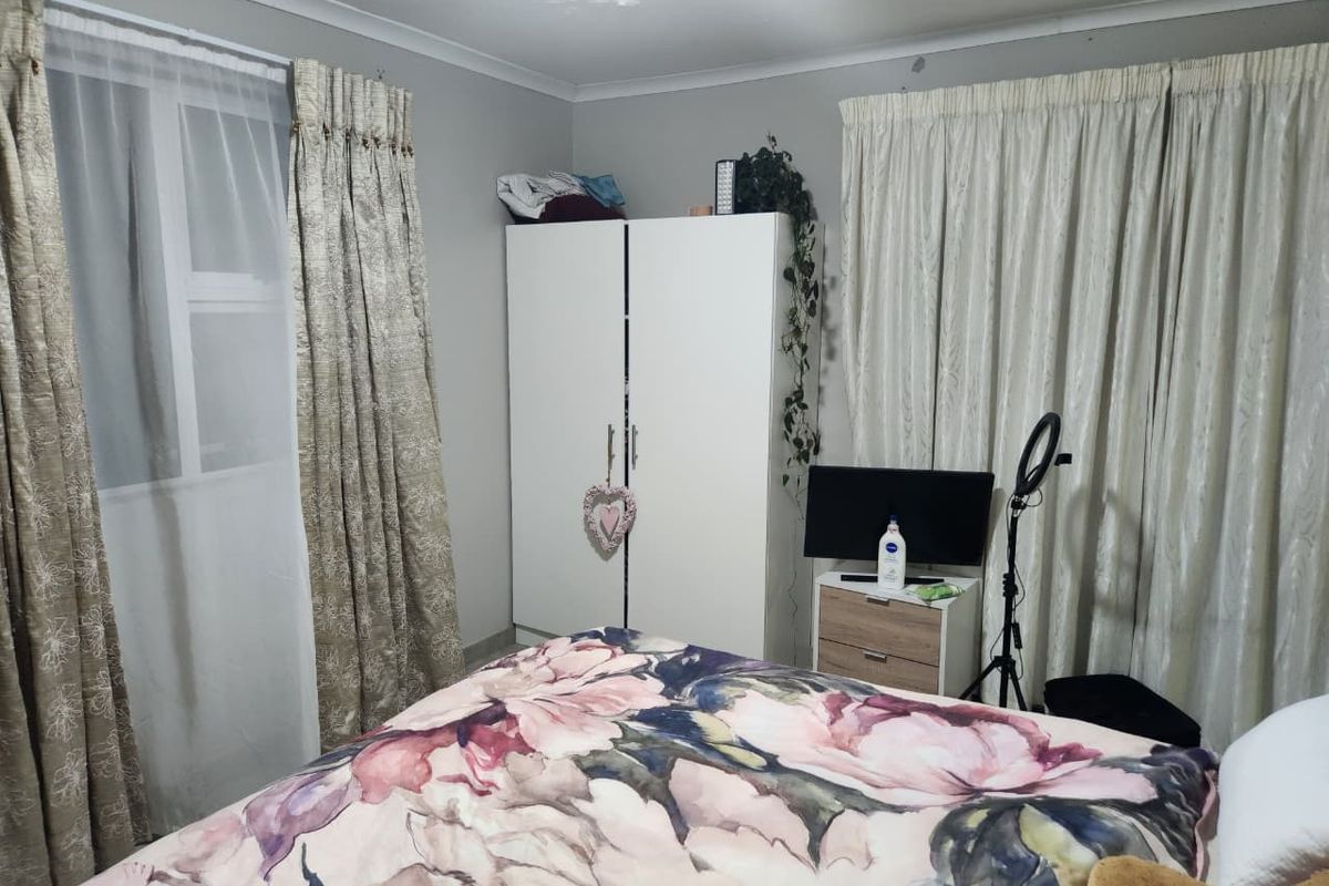 Fully Furnished Cottage In South End - Photo 4