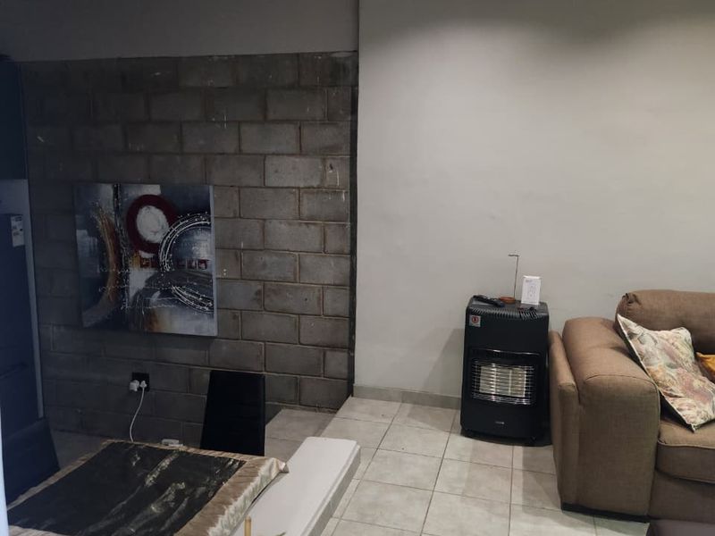 Fully Furnished Cottage In South End - Photo 6