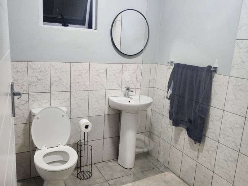 Fully Furnished Cottage In South End - Photo 7