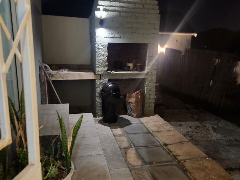 Fully Furnished Cottage In South End - Photo 2