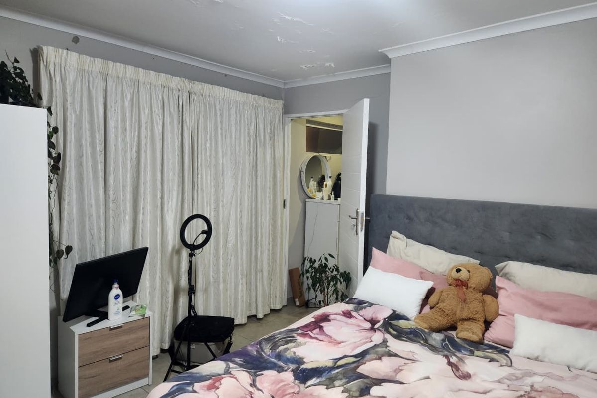 Fully Furnished Cottage In South End - Photo 3