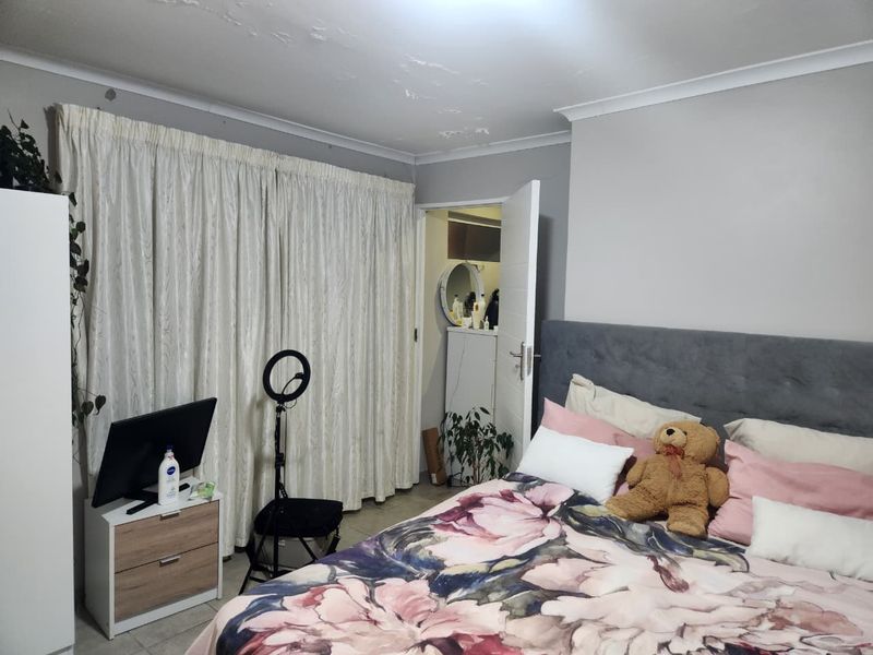 Fully Furnished Cottage In South End - Photo 3