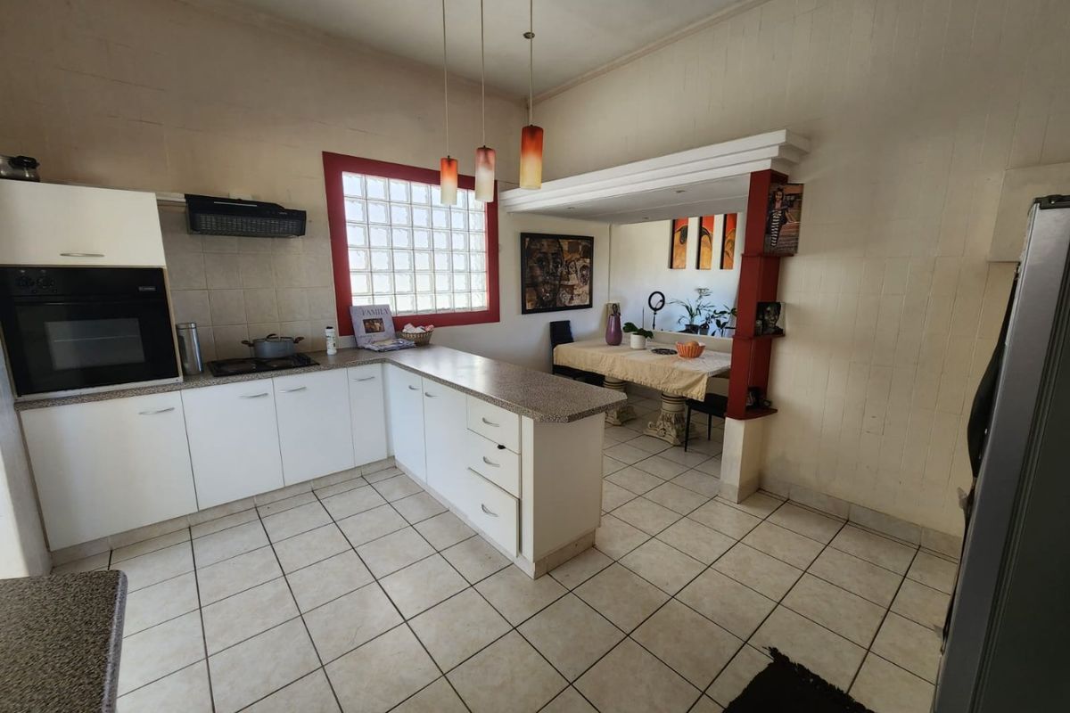 2 Bedroom House For Rent In South End - Photo 4