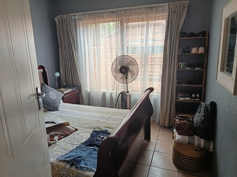 Spacious & Secure 3 Bedroom Townhouse – A Must See!  - Photo 8