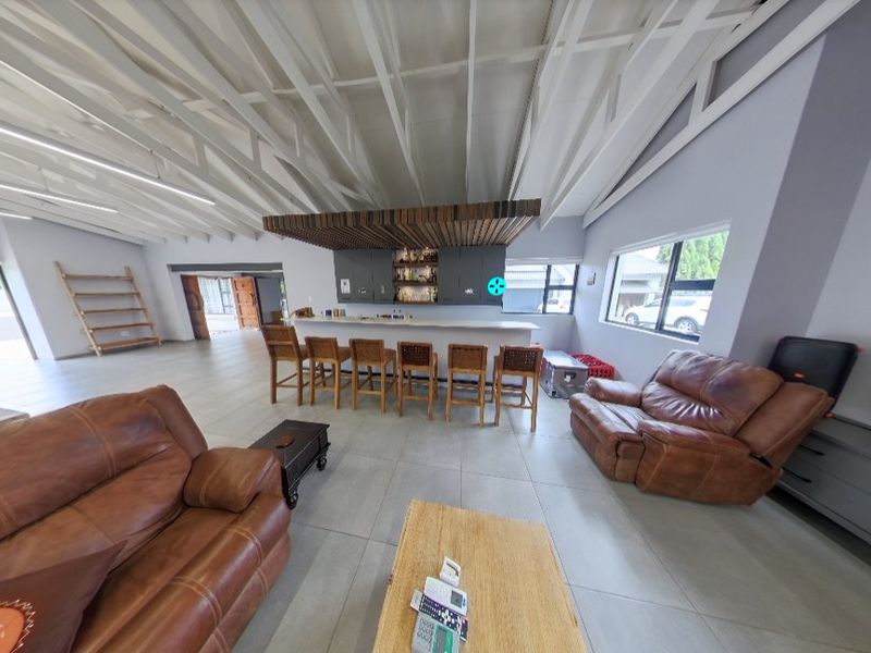 Luxury 4 Bedroom Home with Home Office To Rent in Waverley - Photo 9