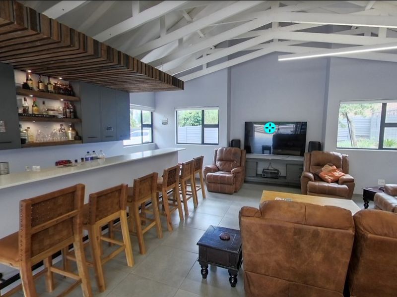 Luxury 4 Bedroom Home with Home Office To Rent in Waverley - Photo 7