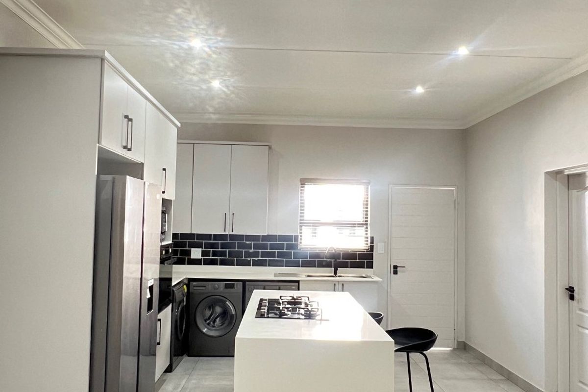 2 Bedroom Apartment/Flat to Rent in Brynston - Photo 3