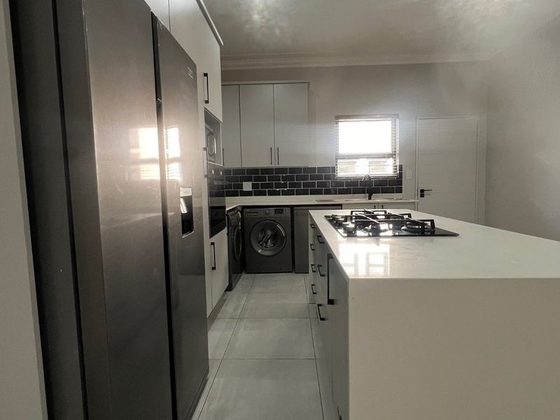 2 Bedroom Apartment/Flat to Rent in Brynston - Photo 4