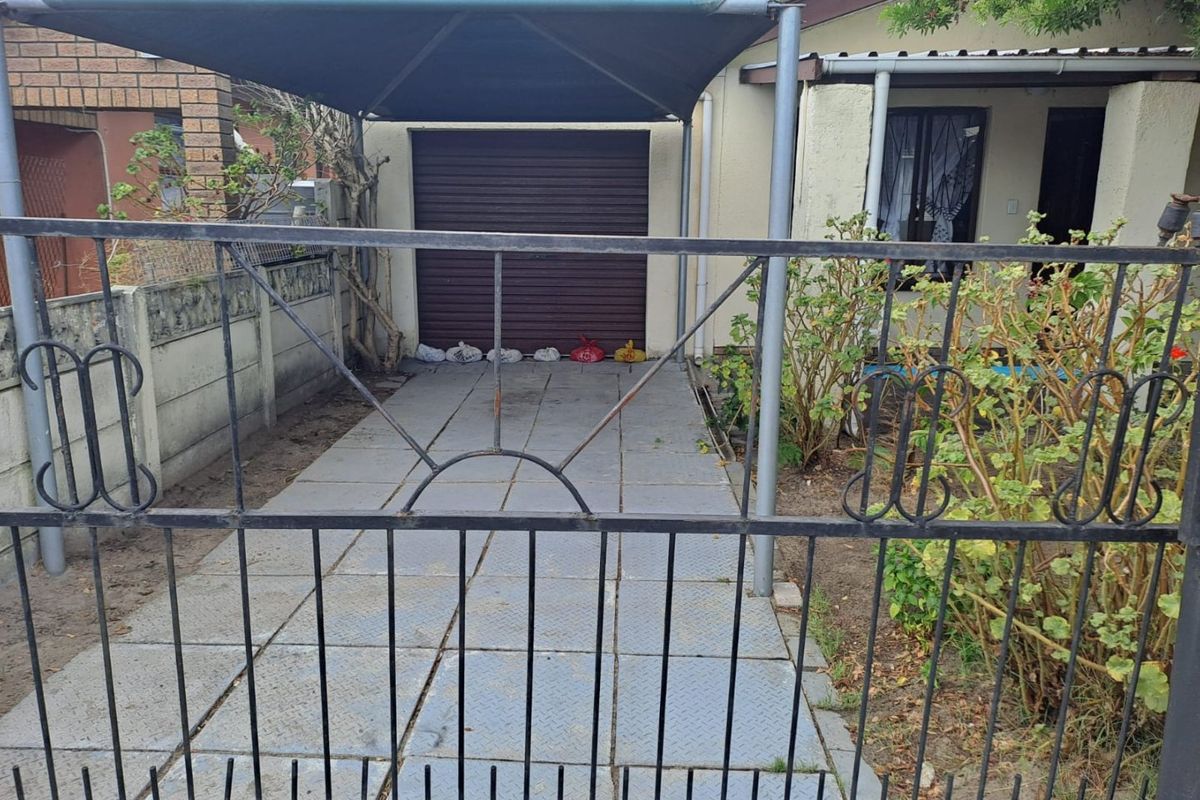 This cozy family home is a great way to start - Photo 3