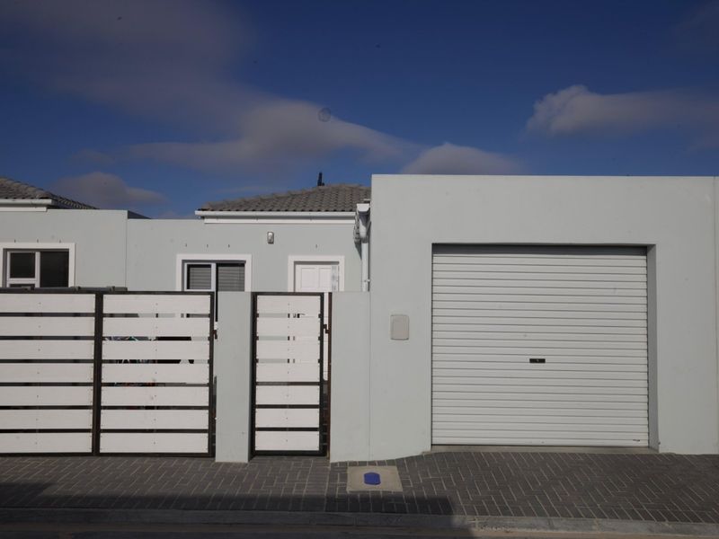 Brand new 3 Bedroom, 2 bathroom family homes ready to move in for sale - Photo 2