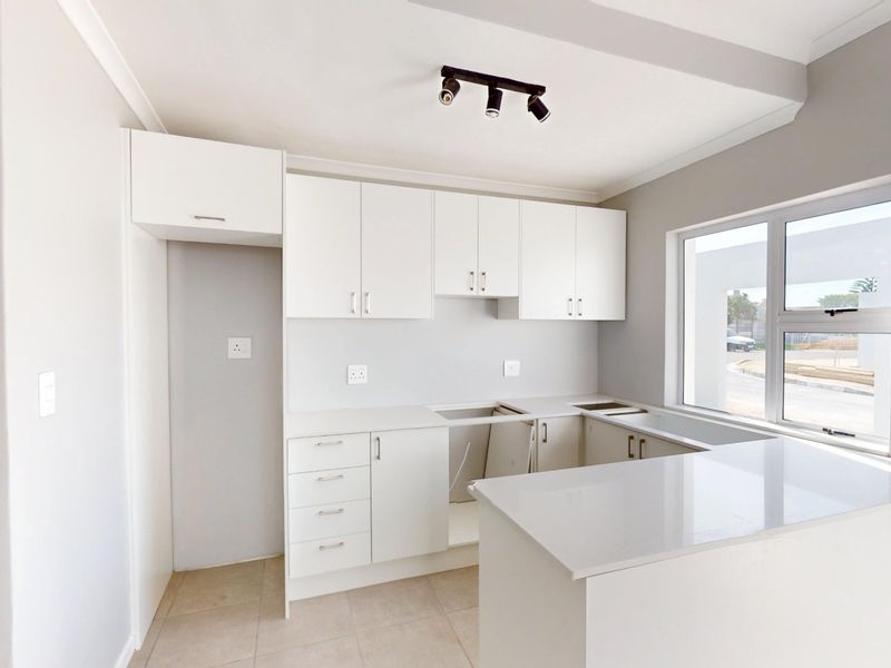 Brand new 3 Bedroom, 2 bathroom family homes ready to move in for sale - Photo 4