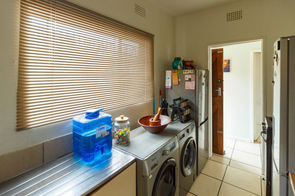 Lock up and go apartment in Witpoortjie - Photo 5