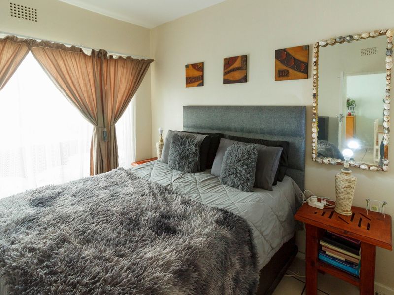 Lock up and go apartment in Witpoortjie - Photo 9