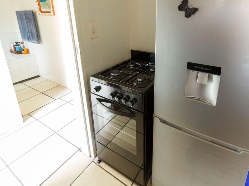 Lock up and go apartment in Witpoortjie - Photo 8