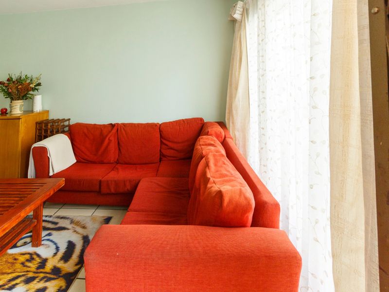 Lock up and go apartment in Witpoortjie - Photo 4