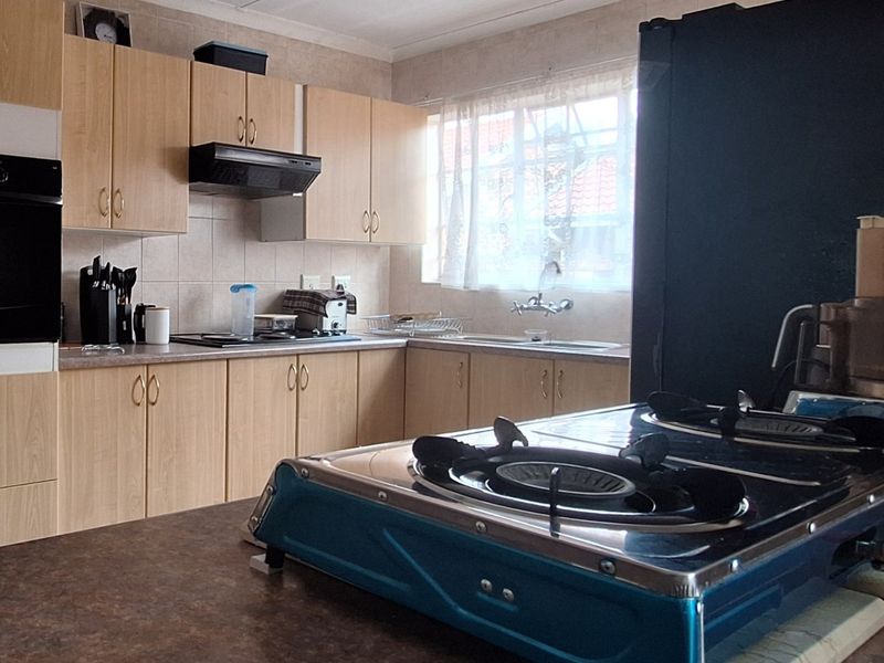 Comfortable & Secure Retirement Living. - Photo 2