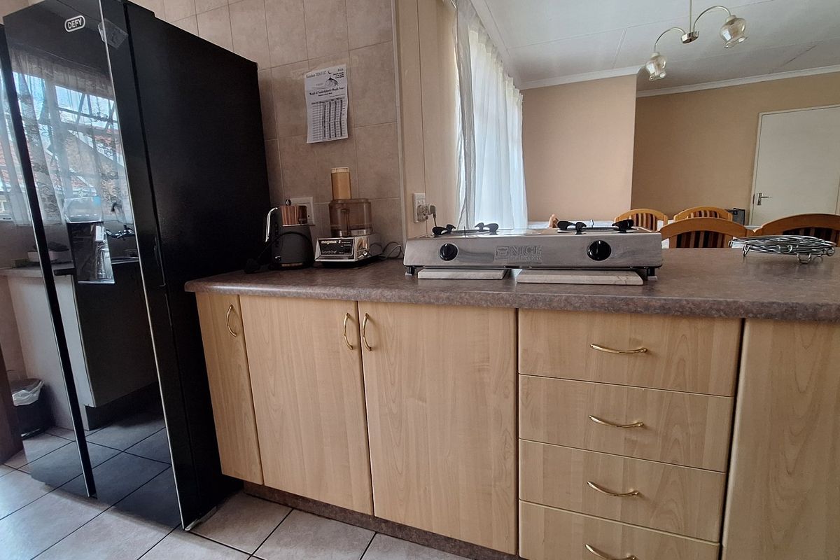 Comfortable & Secure Retirement Living. - Photo 3