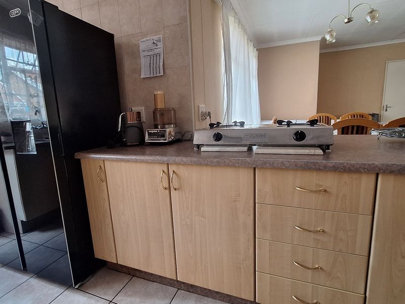 Comfortable & Secure Retirement Living. - Photo 3