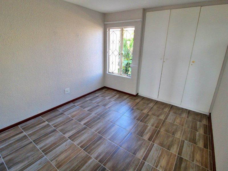 STUNNING VIEW IN A SECURE COMPLEX. - Photo 5