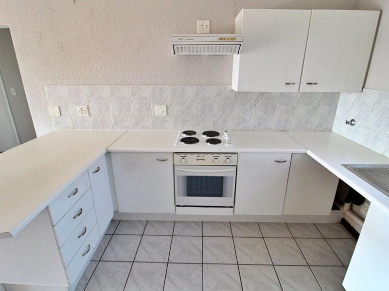 STUNNING VIEW IN A SECURE COMPLEX. - Photo 2