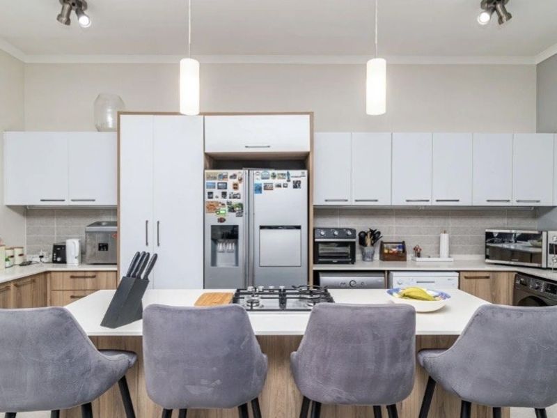 Stylish 2-Bedroom Unit in Secure Lifestyle Estate - Photo 5