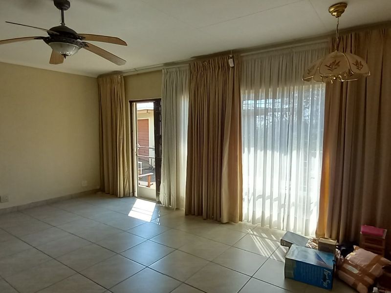 Tranquil Family Home Near Magalies Views - Photo 2