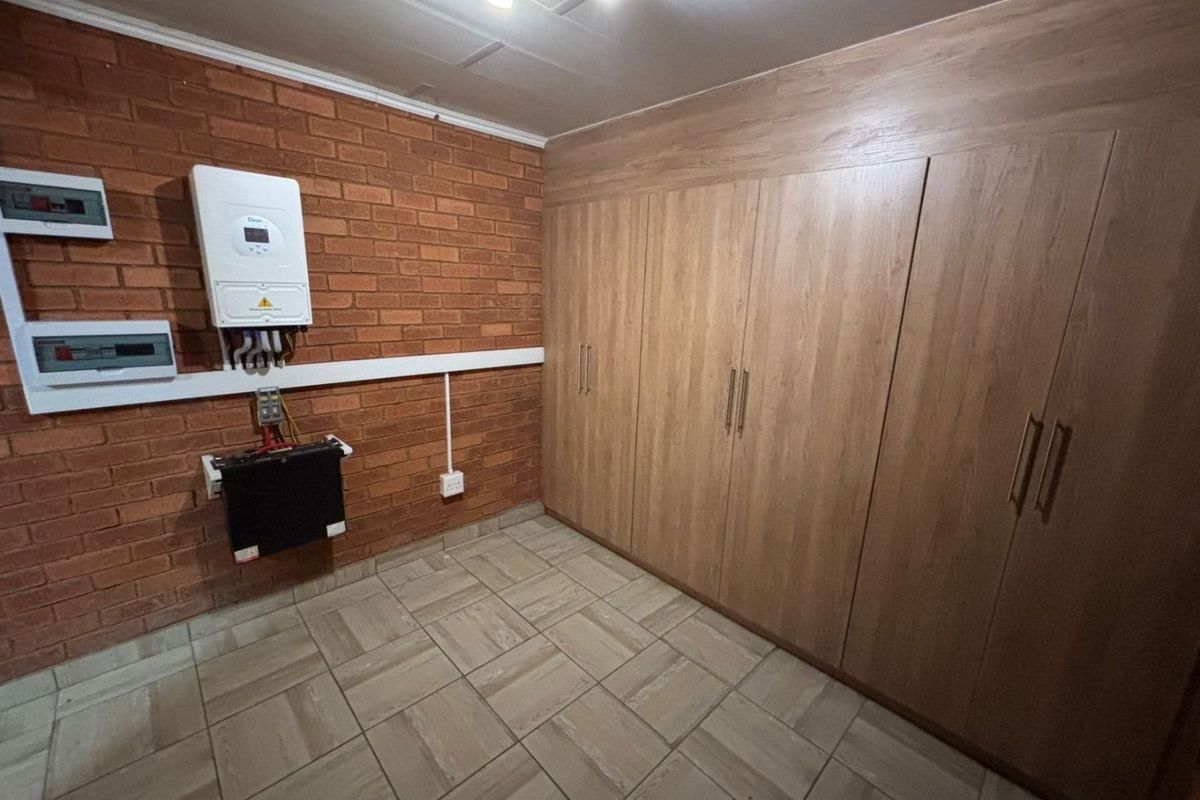 Modern Townhouse With Stylish Comfort Living - Photo 4