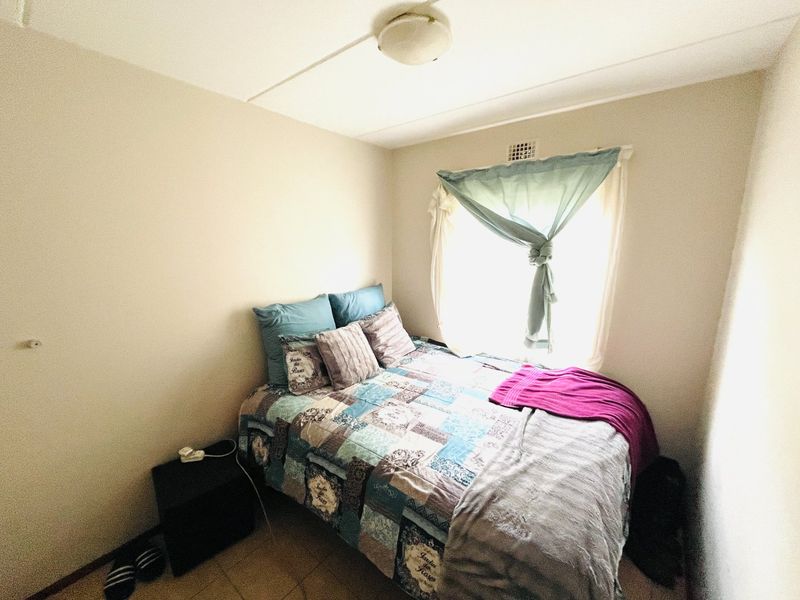 Two bedroom  and 0ne Bathroom apartment/flat  for sale in Noordwyk, midrand - Photo 7