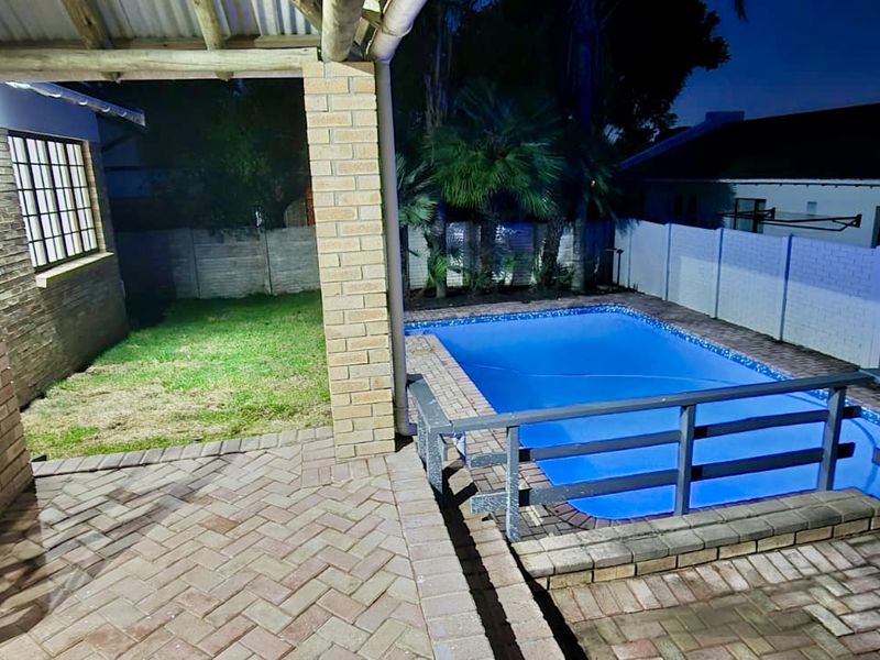 Immaculate secure entertaining family home  - Photo 5