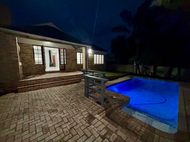 Immaculate secure entertaining family home  - Photo 2