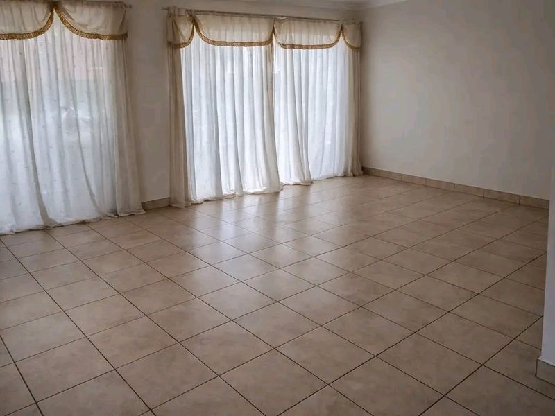 Stunning 4 bedroom home in Amandasig  - Photo 4