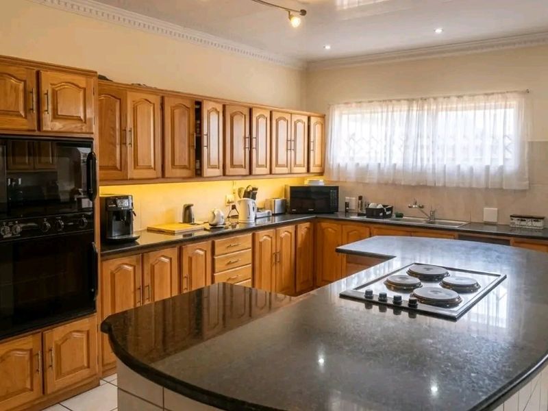 Stunning 4 bedroom home in Amandasig  - Photo 9