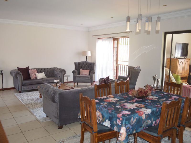 IMMACULATE, TURNKEY PERFECTION IN PRIME WILKOPPIES – A TOWNHOUSE THAT TRULY STANDS ABOVE THE REST - Photo 8
