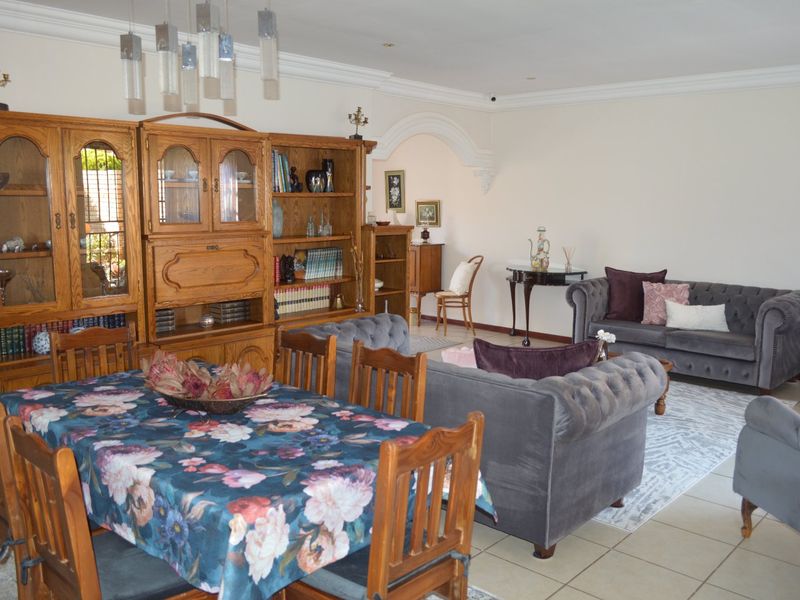 IMMACULATE, TURNKEY PERFECTION IN PRIME WILKOPPIES – A TOWNHOUSE THAT TRULY STANDS ABOVE THE REST - Photo 9