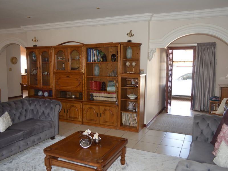 IMMACULATE, TURNKEY PERFECTION IN PRIME WILKOPPIES – A TOWNHOUSE THAT TRULY STANDS ABOVE THE REST - Photo 7