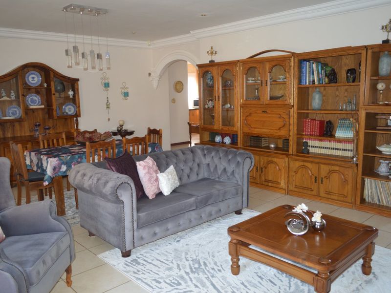 IMMACULATE, TURNKEY PERFECTION IN PRIME WILKOPPIES – A TOWNHOUSE THAT TRULY STANDS ABOVE THE REST - Photo 6