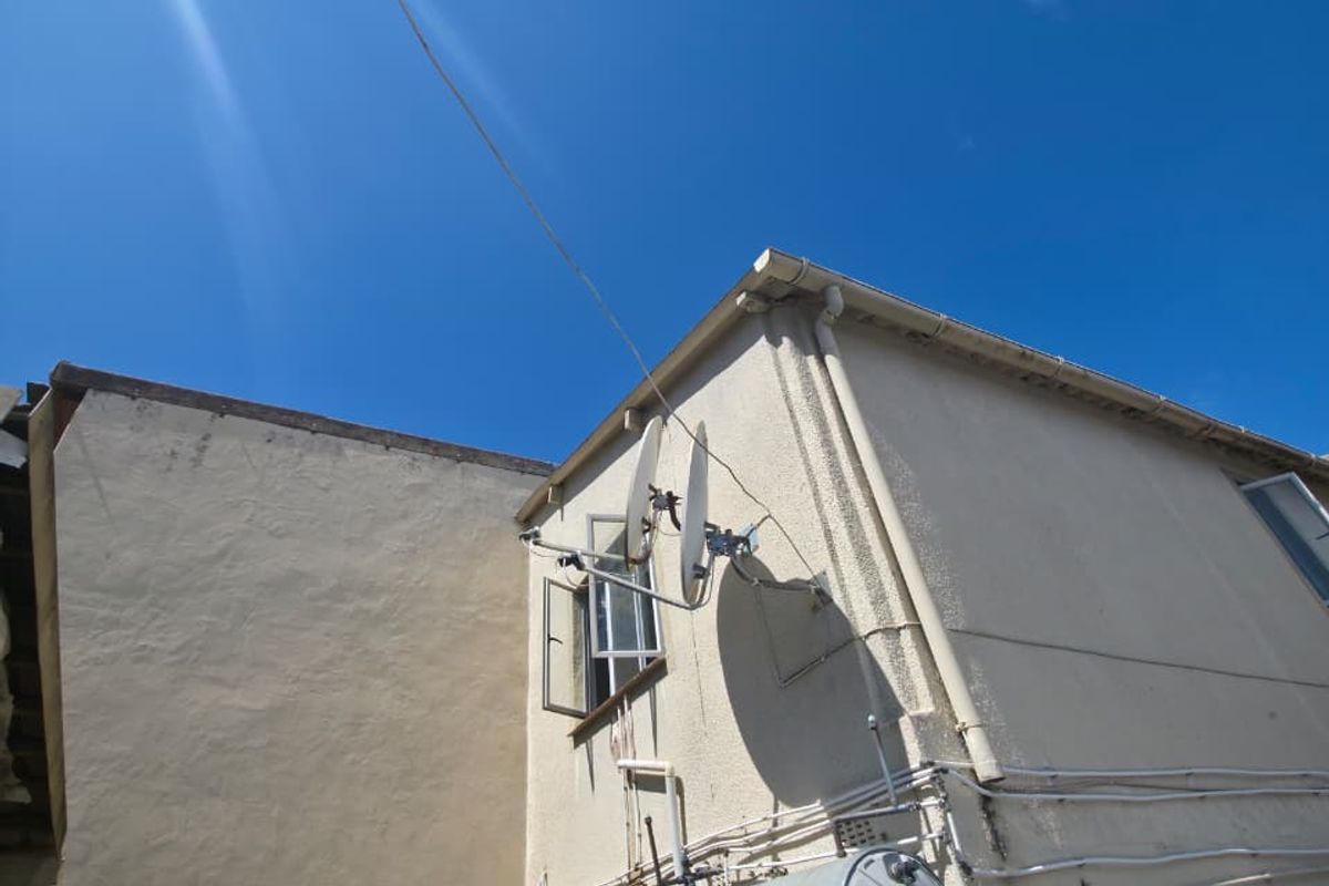 3 BEDROOM HOUSE CROSSMOOR WITH INVESTMENT BONUS PROPERTY - Photo 4