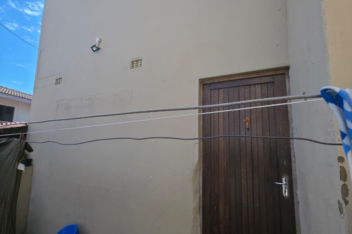 3 BEDROOM HOUSE CROSSMOOR WITH INVESTMENT BONUS PROPERTY - Photo 3