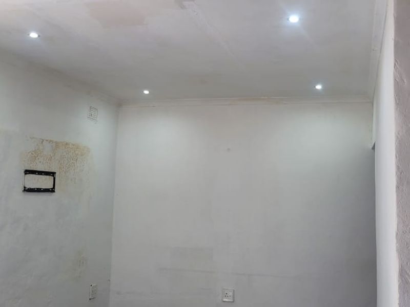 3 BEDROOM HOUSE CROSSMOOR WITH INVESTMENT BONUS PROPERTY - Photo 8