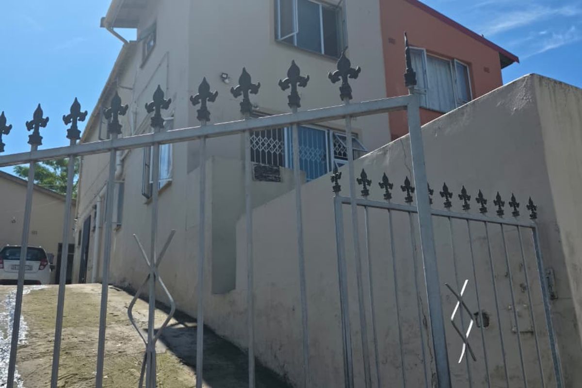 3 BEDROOM HOUSE CROSSMOOR WITH INVESTMENT BONUS PROPERTY - Photo 5