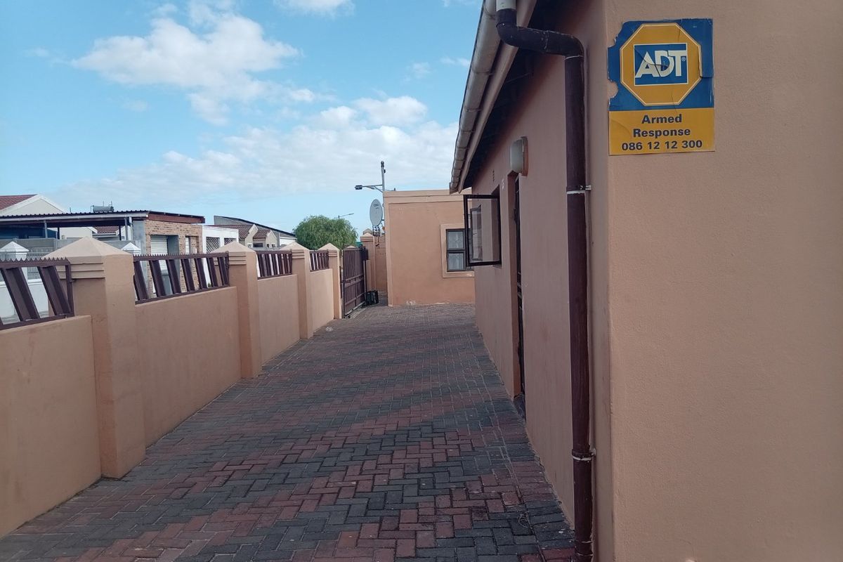 Incredible Value Family Home with Income Potential in Malibu Village! - Photo 5