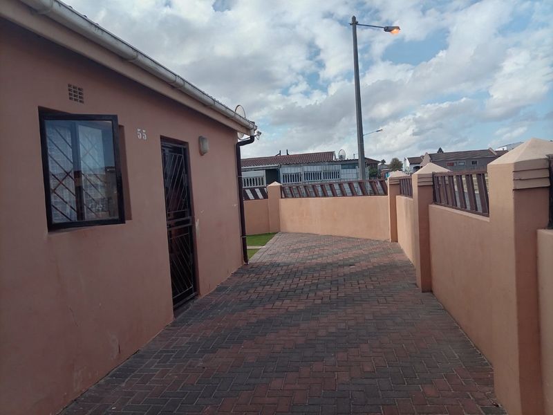 Incredible Value Family Home with Income Potential in Malibu Village! - Photo 4