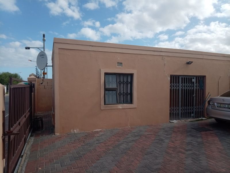 Incredible Value Family Home with Income Potential in Malibu Village! - Photo 6