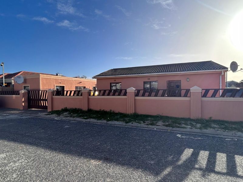 Incredible Value Family Home with Income Potential in Malibu Village! - Photo 2