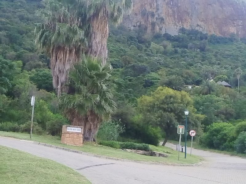 Beautifull stand with Mountain and Dam Views. - Photo 10
