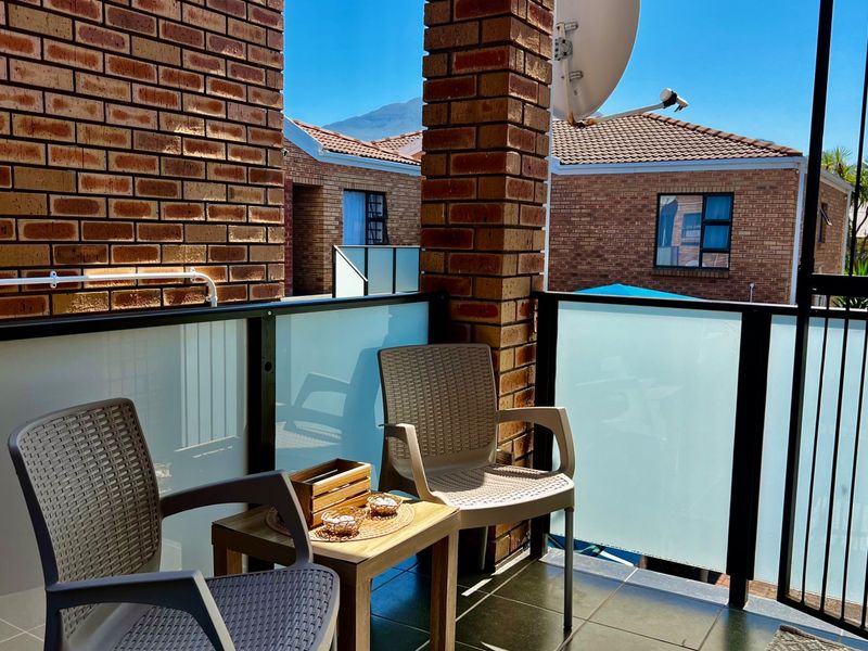 STYLISH, SECURE LIVING ON THE EDGE OF GEORGE CBD - Photo 5