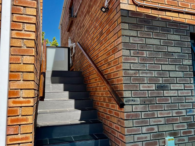 STYLISH, SECURE LIVING ON THE EDGE OF GEORGE CBD - Photo 4