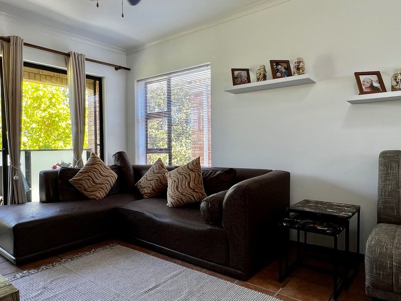 STYLISH, SECURE LIVING ON THE EDGE OF GEORGE CBD - Photo 9