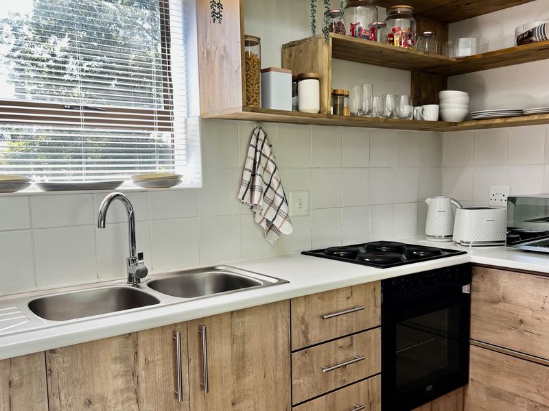 STYLISH, SECURE LIVING ON THE EDGE OF GEORGE CBD - Photo 8