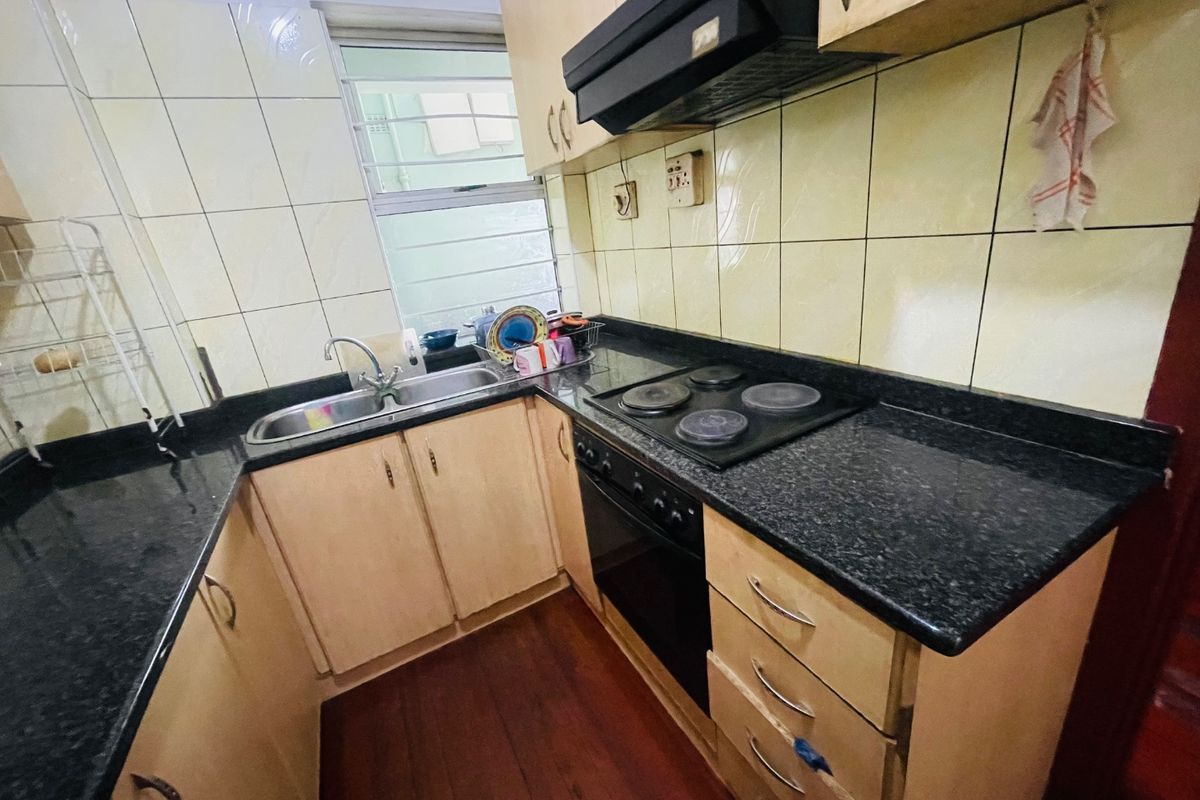 2.5 bedroom flat for sale - Photo 3
